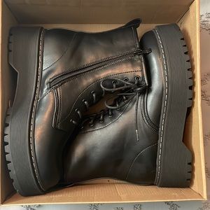 Steve Madden black Betty boots
